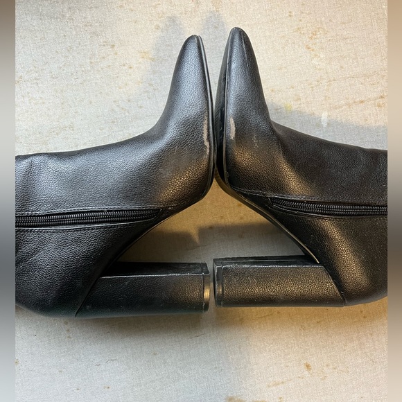 Lulu’s Pointed Toe Mid Calf Boot - Picture 4 of 4